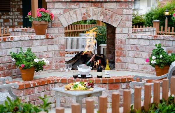 Candle Light Inn image 9